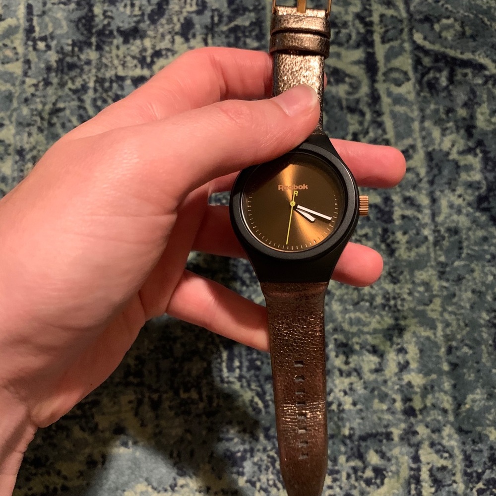 ❌SOLD❌ Reebok leather watch - Picture 3 of 3
